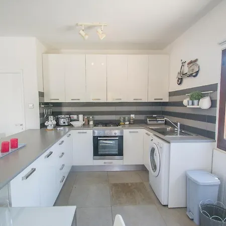 Villa Ayia Triada Four Bedroom Paralimni